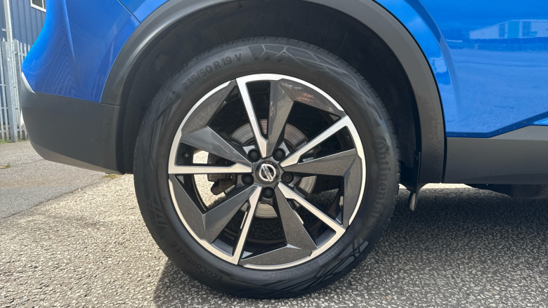 Nissan Qashqai 1.3 DiG-T MH Tekna 5dr Petrol Hatchback